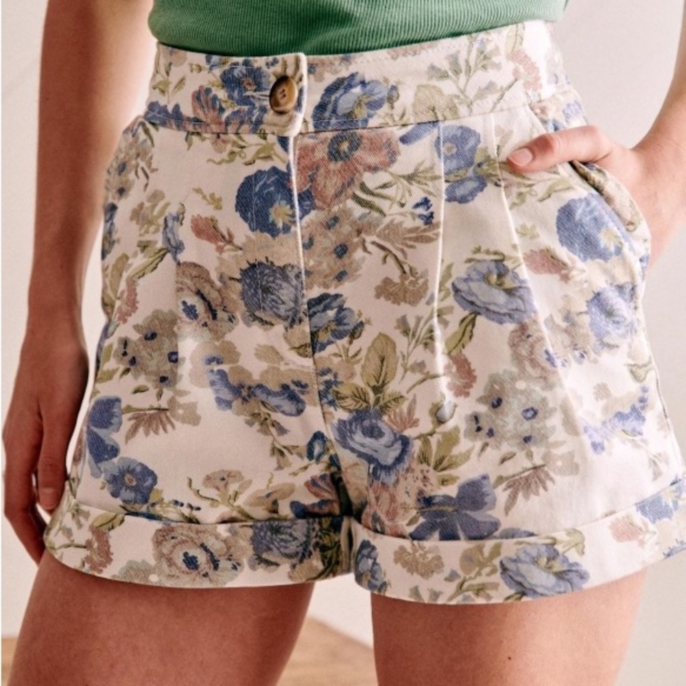 Sezane Daniella Short